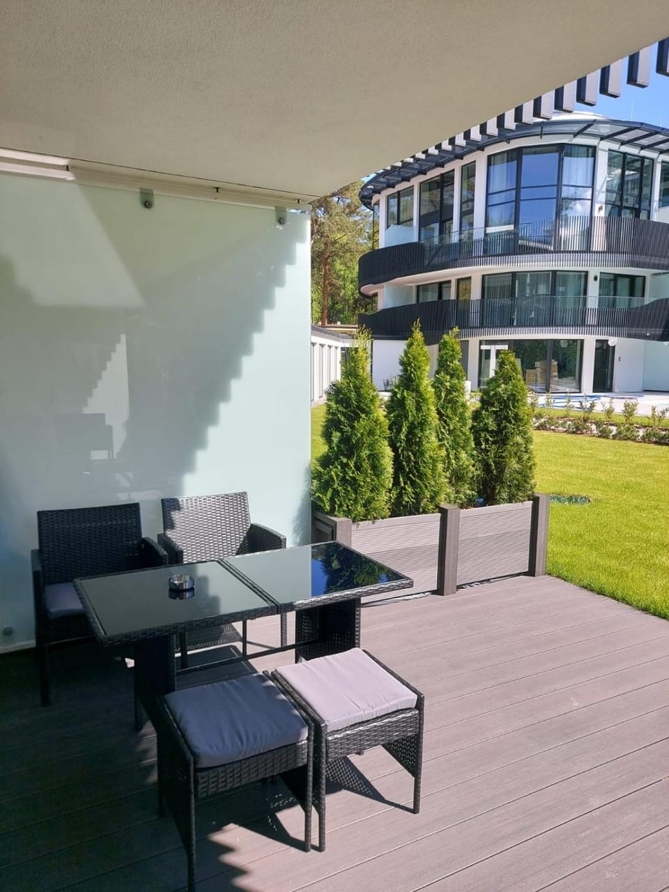 Patio, Day, Garden, Balcony/Terrace, Seating area, Garden view