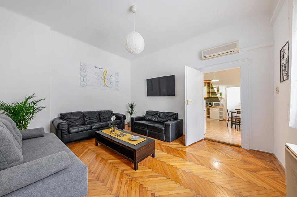 TV and multimedia, Living room, air conditioner