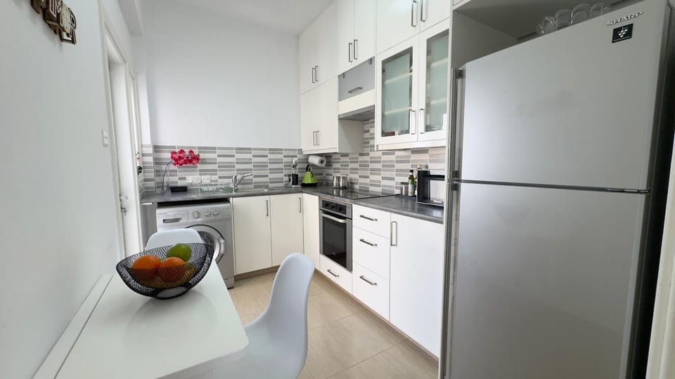 Coffee/tea facilities, Kitchen or kitchenette, dishwasher, minibar, oven, stove, toaster