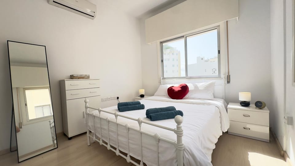 Bed, Photo of the whole room, Bedroom, towels, wardrobe, air conditioner