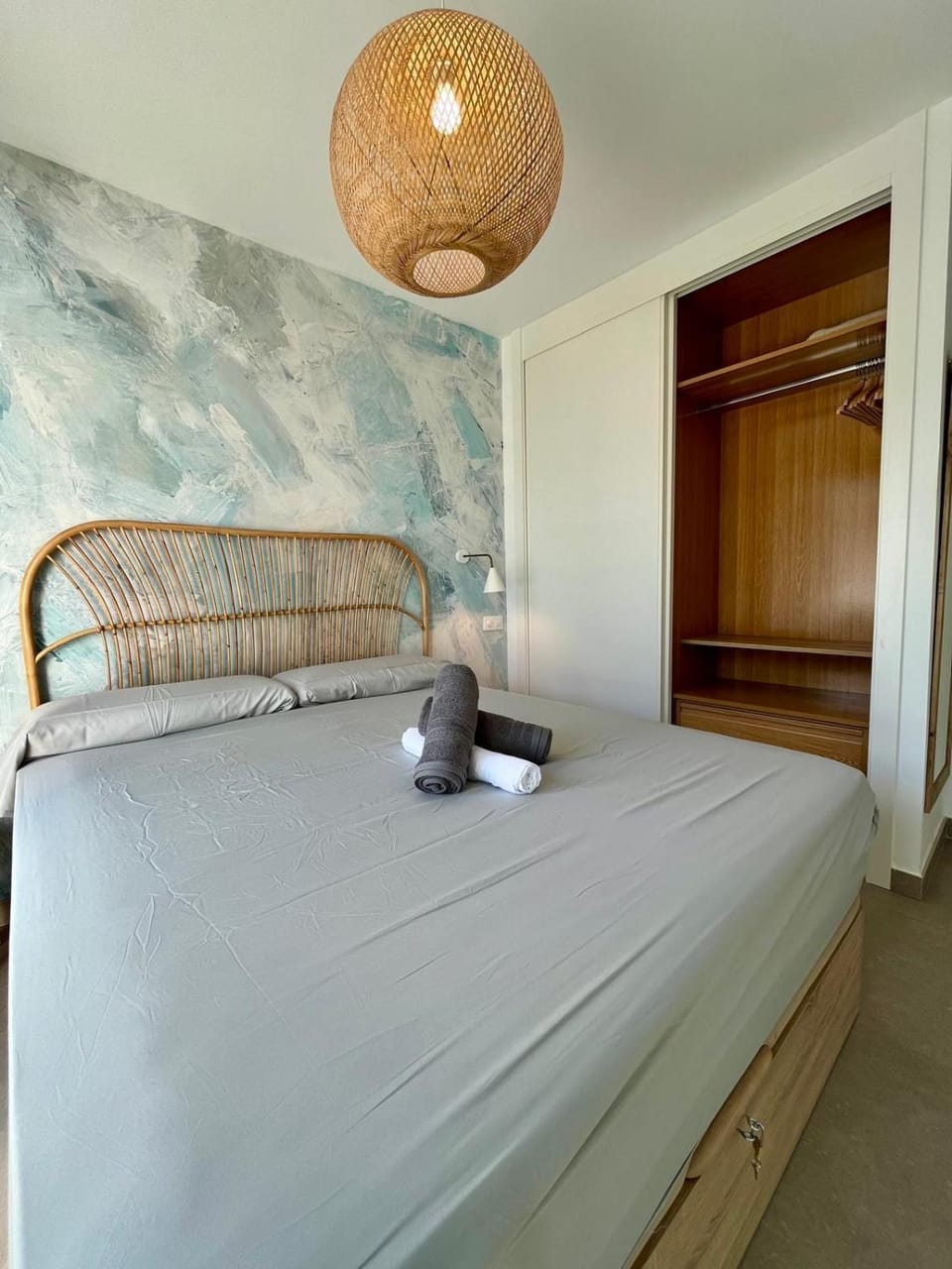 Bed, Photo of the whole room, Bedroom, wardrobe