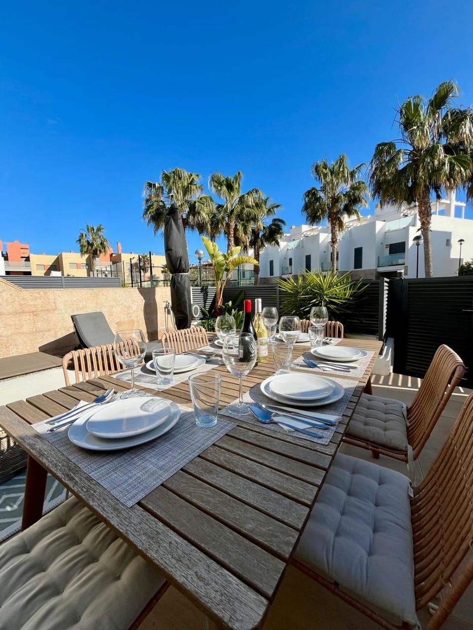 Property building, Patio, Day, Garden, View (from property/room), Balcony/Terrace, Balcony/Terrace, Living room, Seating area, Dining area, sunbed