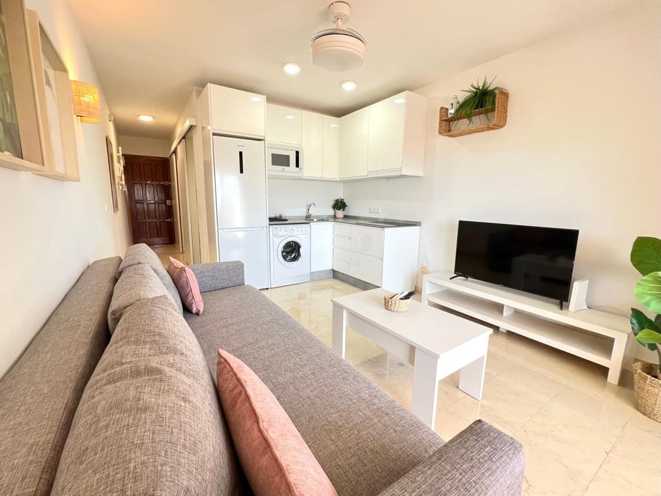 TV and multimedia, Kitchen or kitchenette, Living room