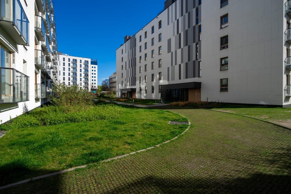 Property building, Day, Neighbourhood