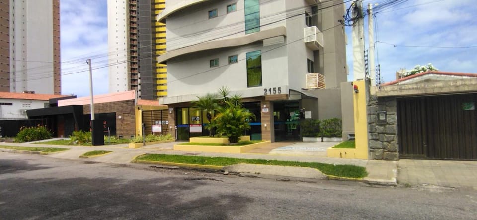 Property building, Day, Street view