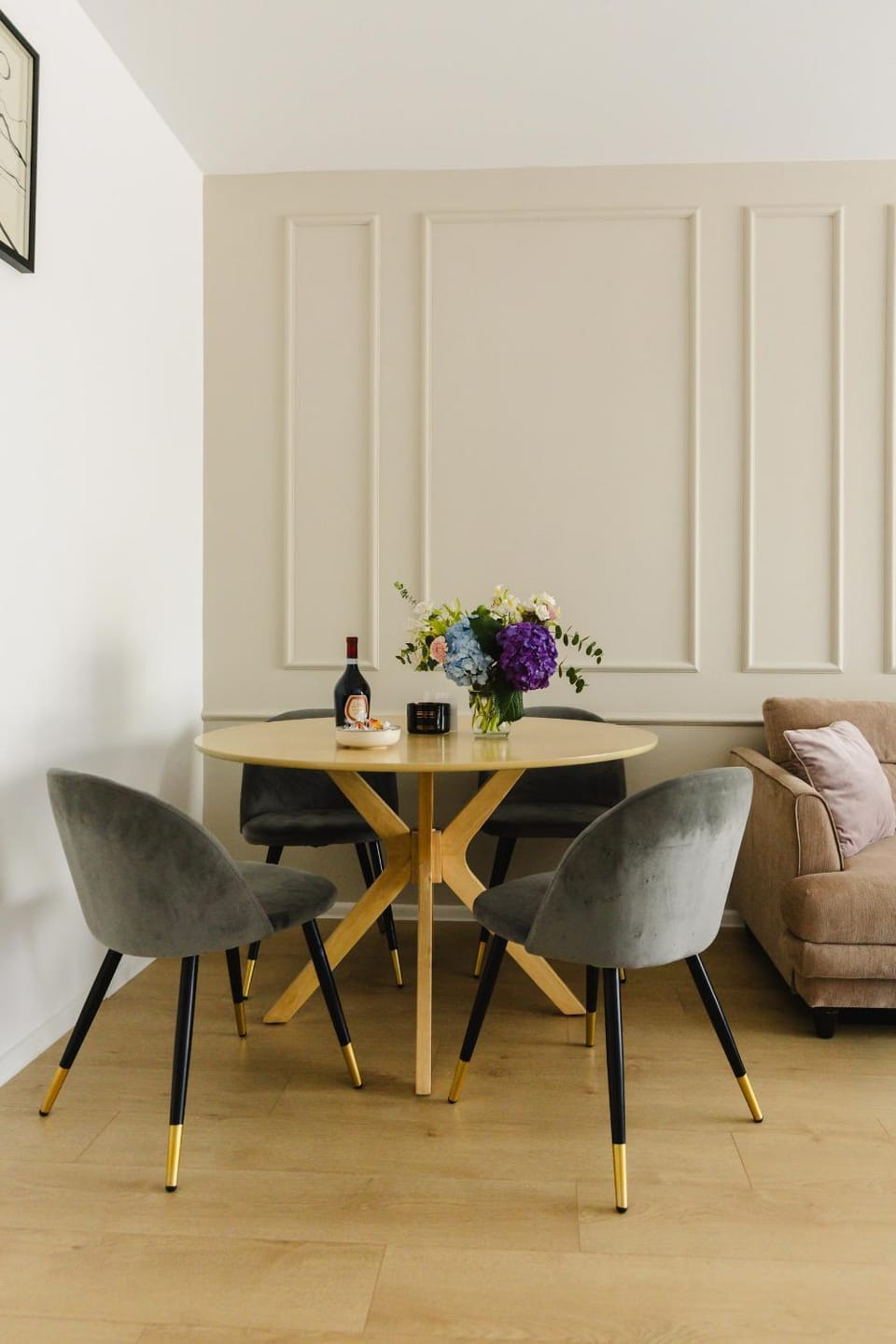 Living room, Seating area, Dining area