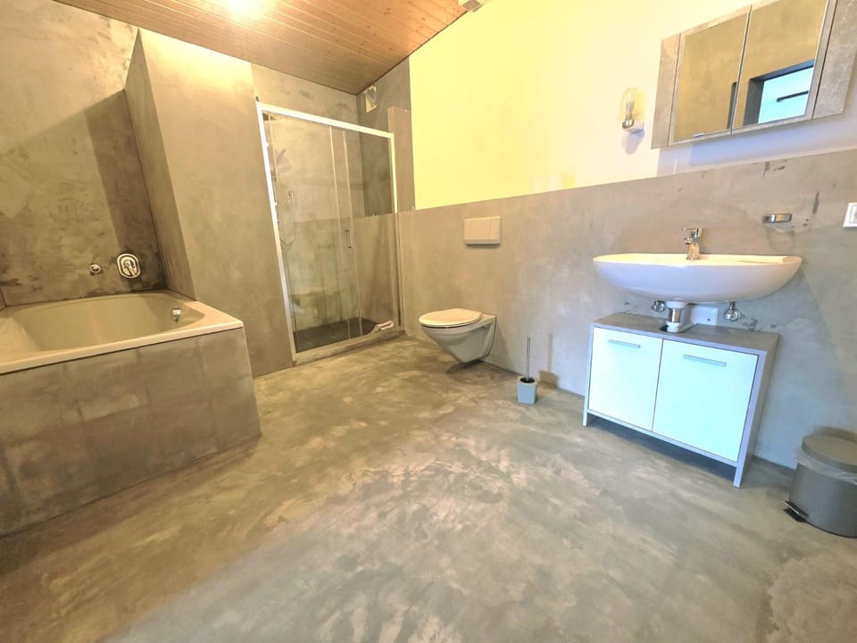 Shower, Toilet, Bathroom, Bath, towels