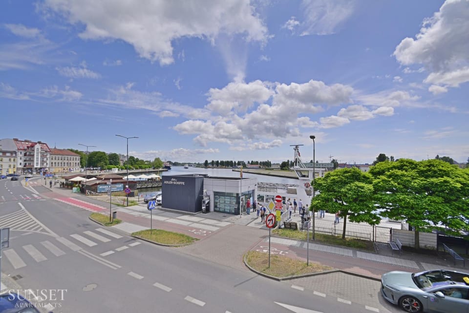 Property building, Day, Neighbourhood, Natural landscape, City view, Street view, Location