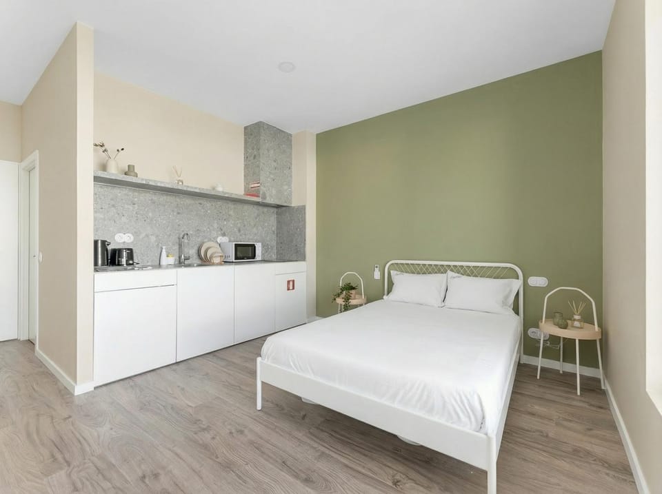 Bed, Coffee/tea facilities, Kitchen or kitchenette, Photo of the whole room, Bedroom