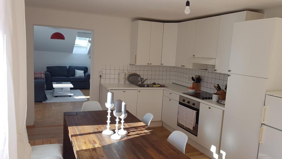 Dining area, pet friendly