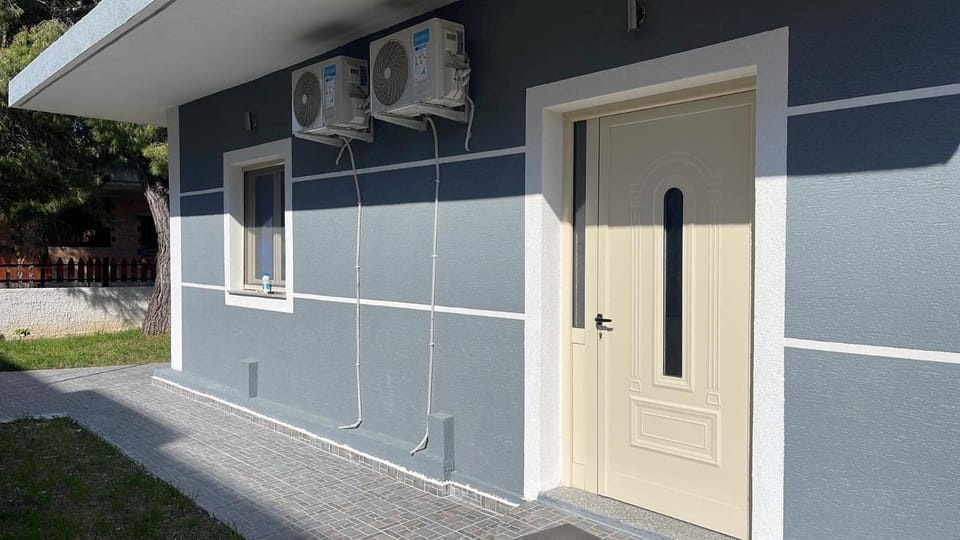 Property building, Day