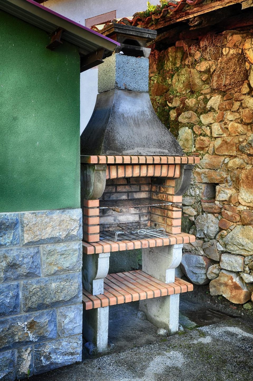 BBQ facilities, BBQ facilities