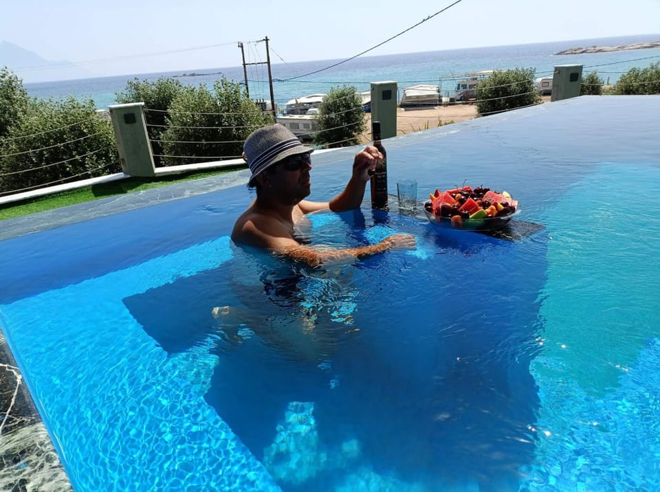 The Diamond of Kriaritsi private pools & hydromassage House in Halkidiki