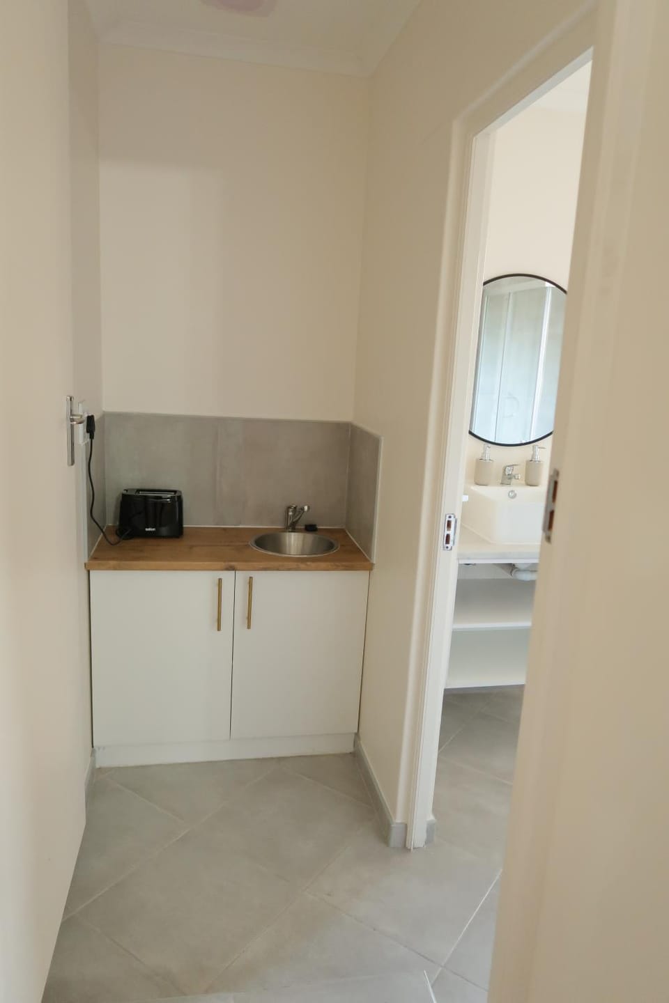Kitchen or kitchenette