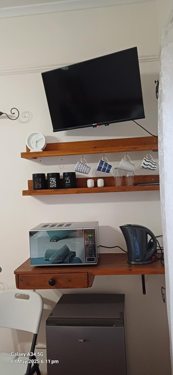 Communal lounge/ TV room, Kitchen or kitchenette