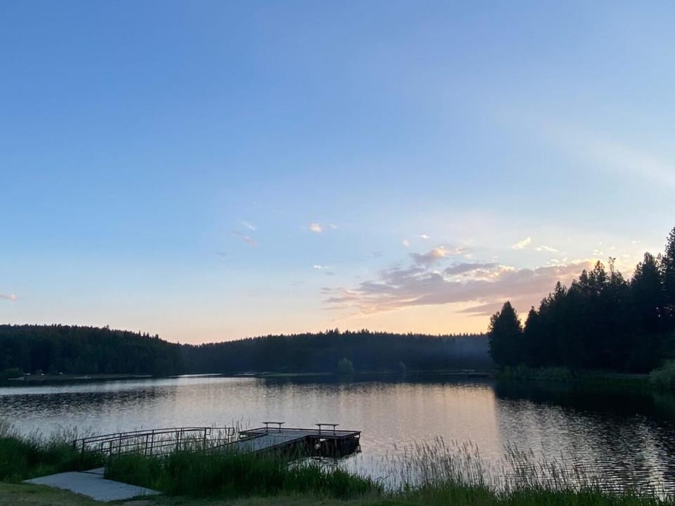 Winchester Lake House RELAX Pool Games FUN Getaway House in Nez Perce