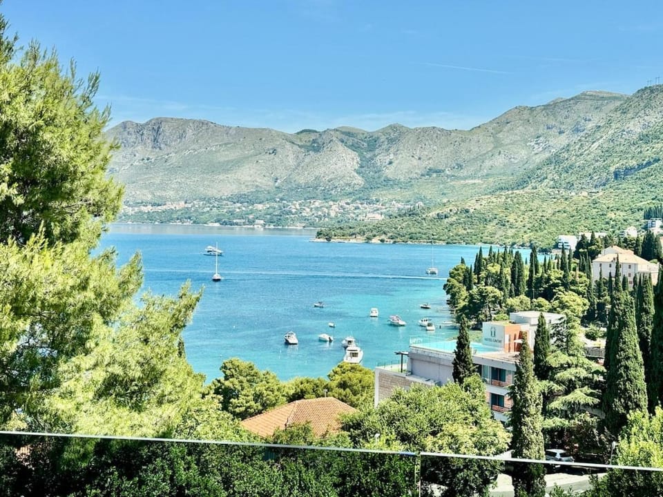 Day, Natural landscape, Mountain view, Sea view