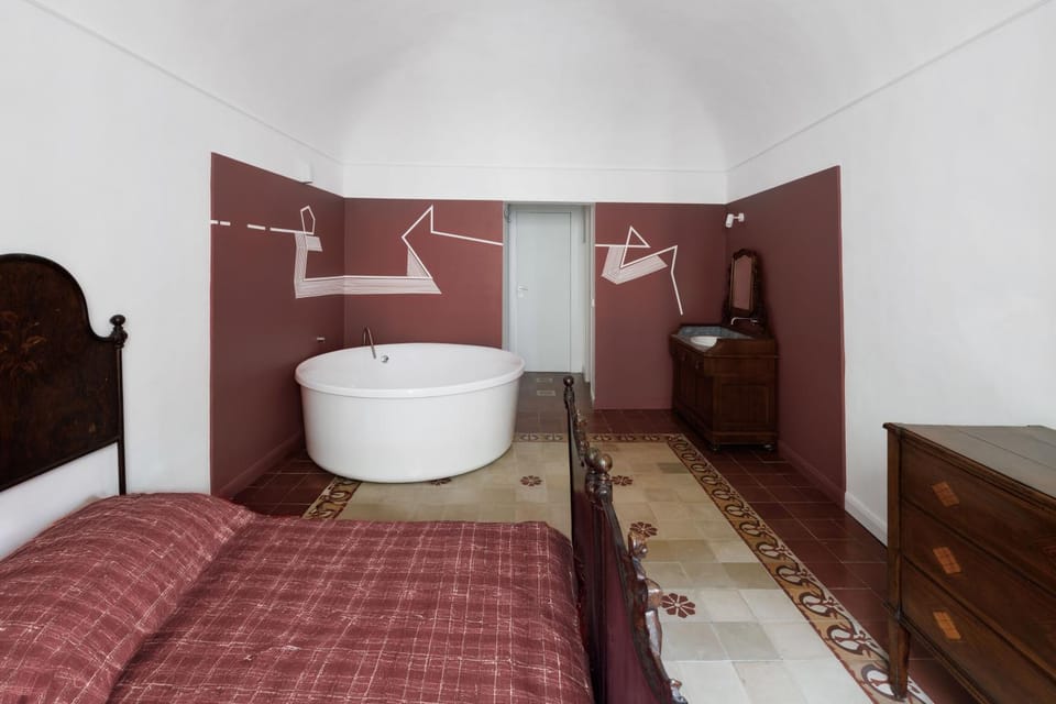 Bed, Photo of the whole room, Bedroom, Bath