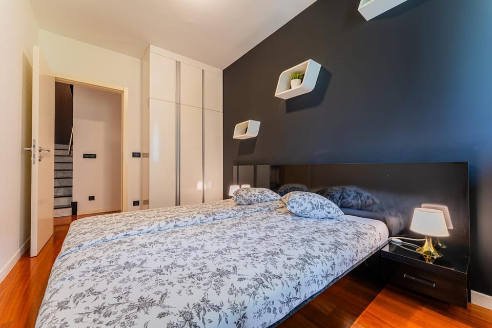 Bed, Photo of the whole room, Bedroom, Family, wardrobe