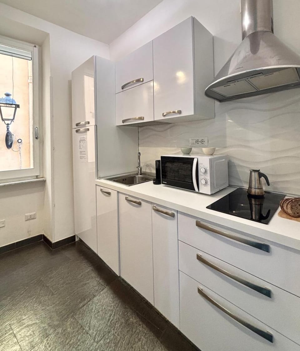 Kitchen or kitchenette, pet friendly, stove