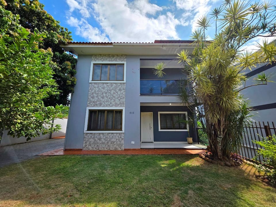 4 quartos com lazer, 15 min das Cataratas. House in Foz do Iguaçu
