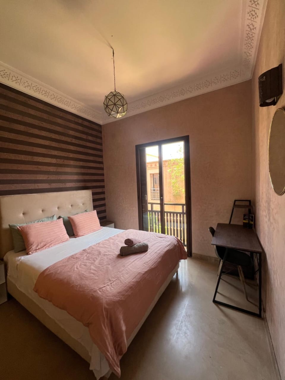 Bed, Bedroom, towels, air conditioner