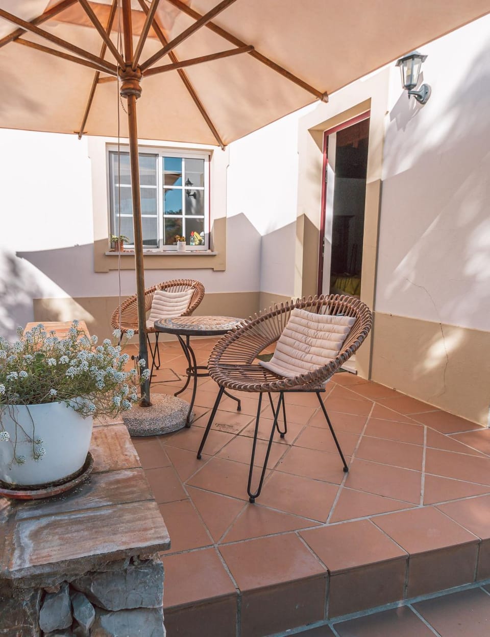 Patio, Day, Balcony/Terrace, Seating area