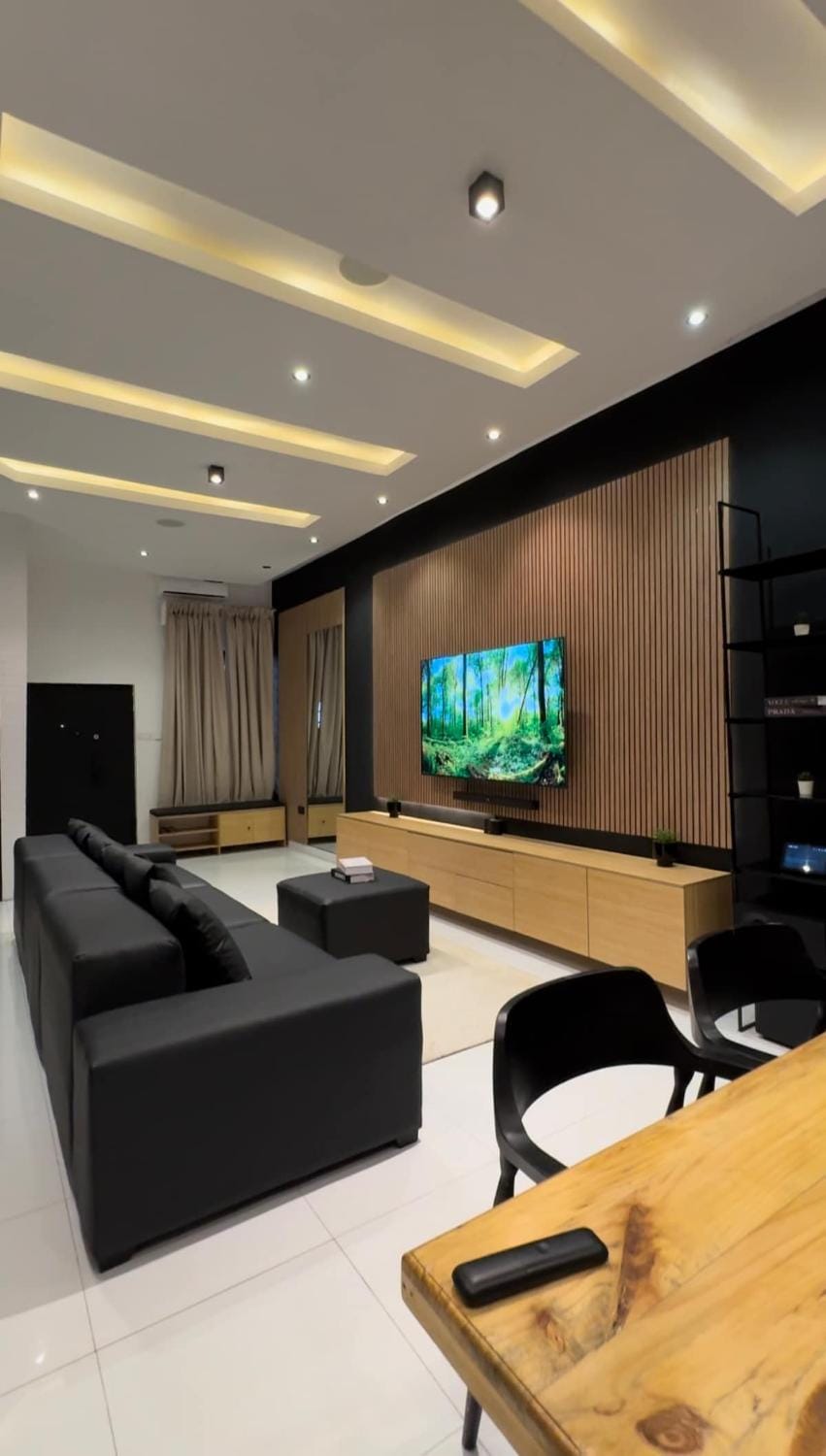 Communal lounge/ TV room, TV and multimedia, Living room, Seating area, Evening entertainment