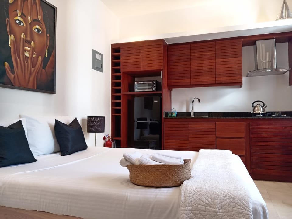 Bed, Bedroom, kitchen