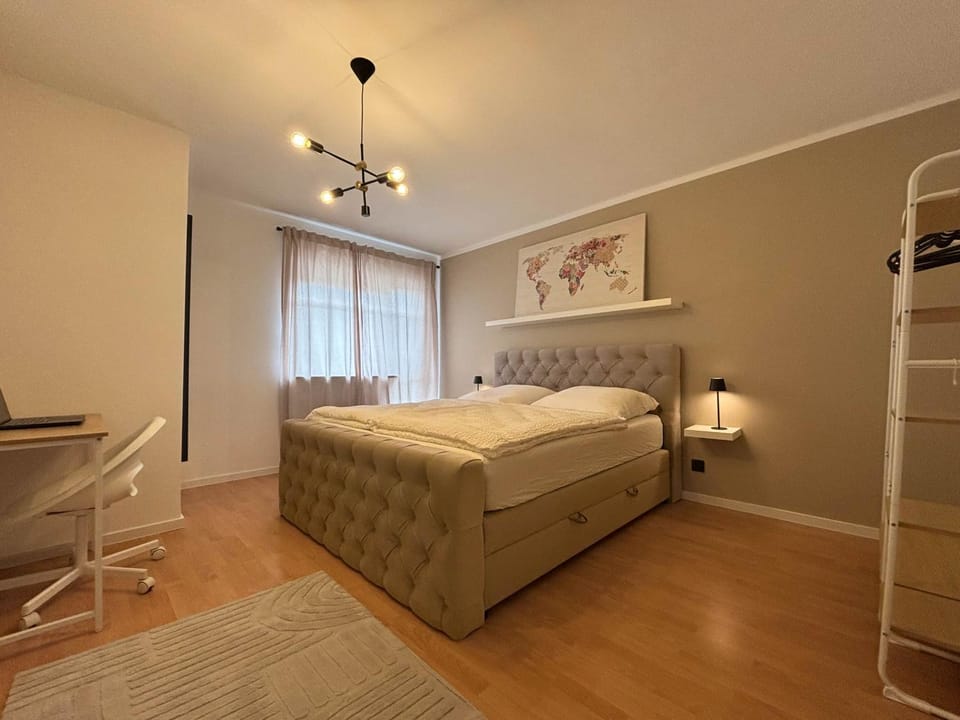 Bedroom, wardrobe