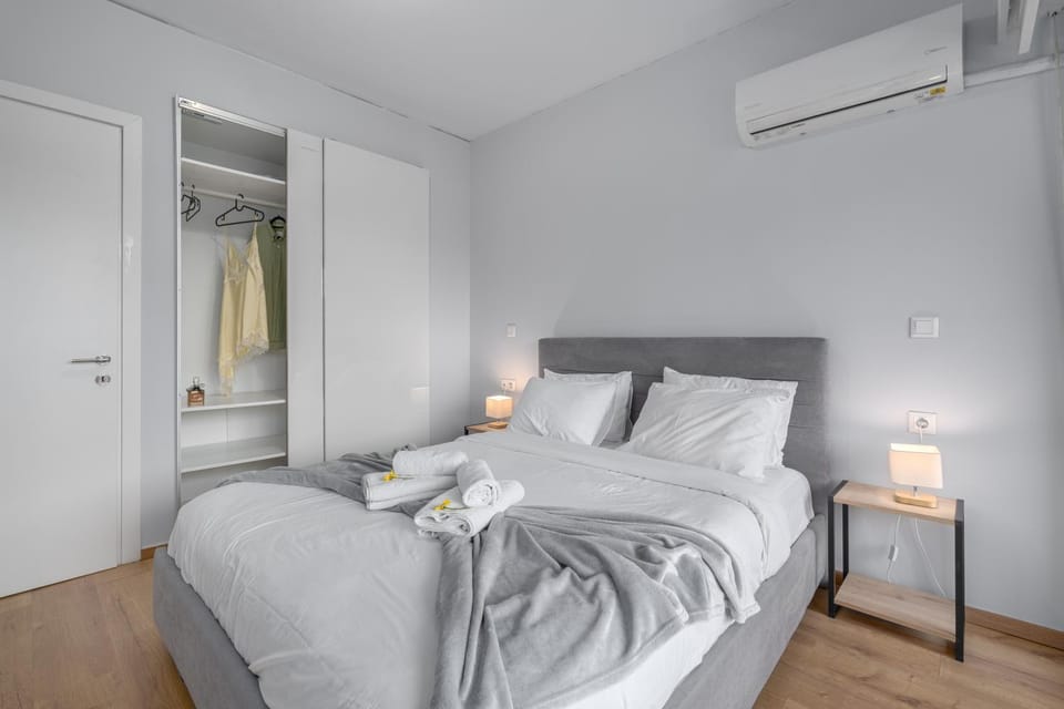 Sea Whisper Beach - Kavouri - Ious 15 by K&M Apartment in Vouliagmeni