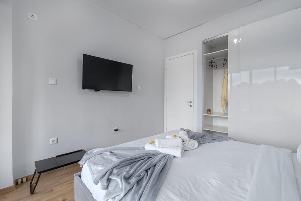 Sea Whisper Beach - Kavouri - Ious 15 by K&M Apartment in Vouliagmeni