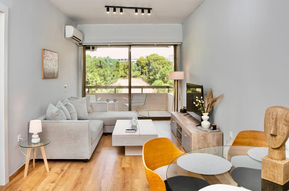 Sea Whisper Beach - Kavouri - Ious 15 by K&M Apartment in Vouliagmeni