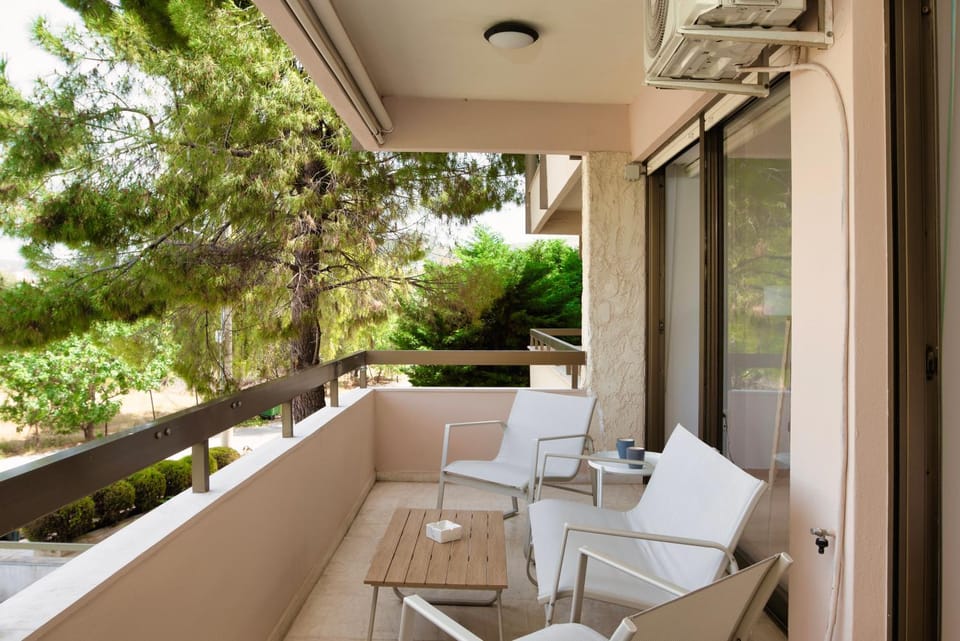 Sea Whisper Beach - Kavouri - Ious 15 by K&M Apartment in Vouliagmeni