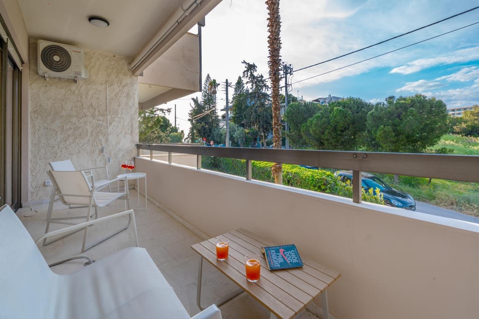 Sea Whisper Beach - Kavouri - Ious 15 by K&M Apartment in Vouliagmeni