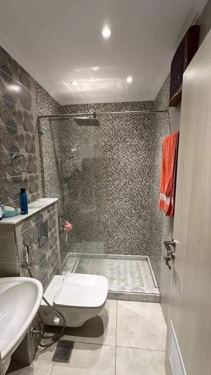 الفيلا غير متاحه للحجز الرجاء عدم تأكيد الحجز Chalet in Alexandria Governorate