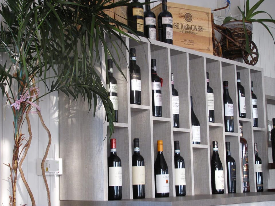 Day, Decorative detail, On site, Drinks, Alcoholic drinks