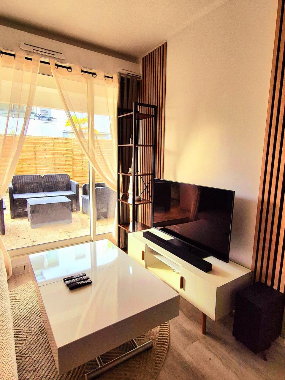 TV and multimedia, Living room, Seating area