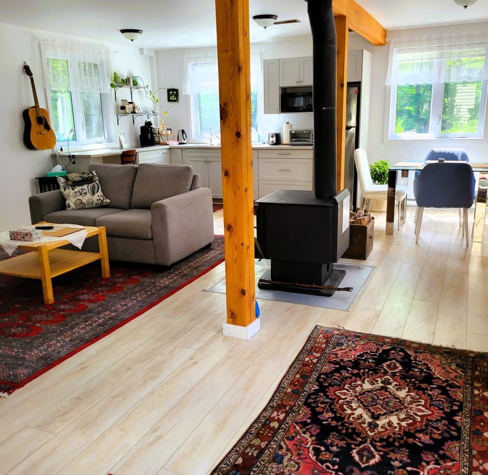 Old Library Lodge Bed and Breakfast in Ontario