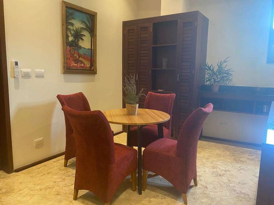 Living room, Seating area, Dining area
