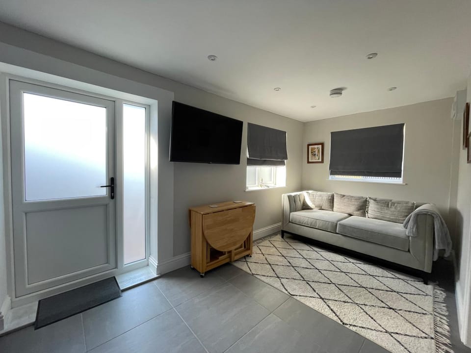 TV and multimedia, Living room, Photo of the whole room, Seating area