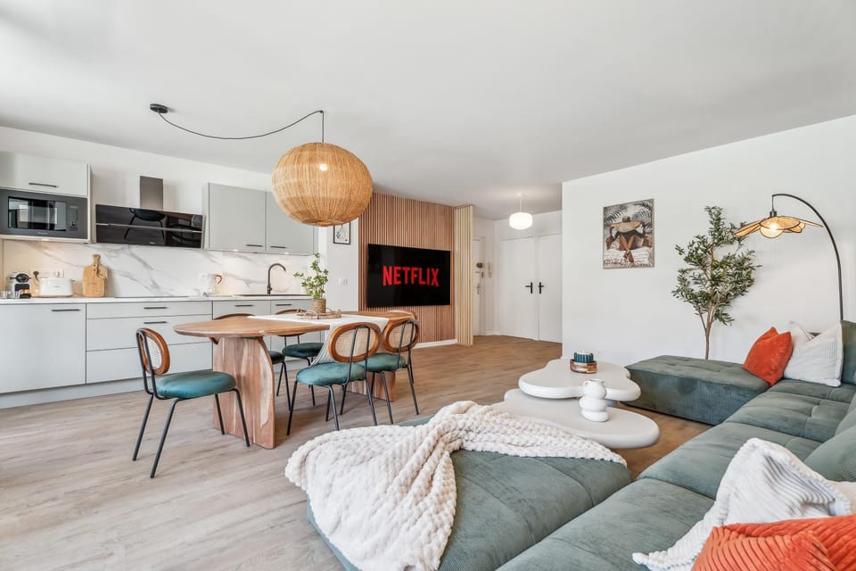 Kitchen or kitchenette, Living room, Dining area, stove