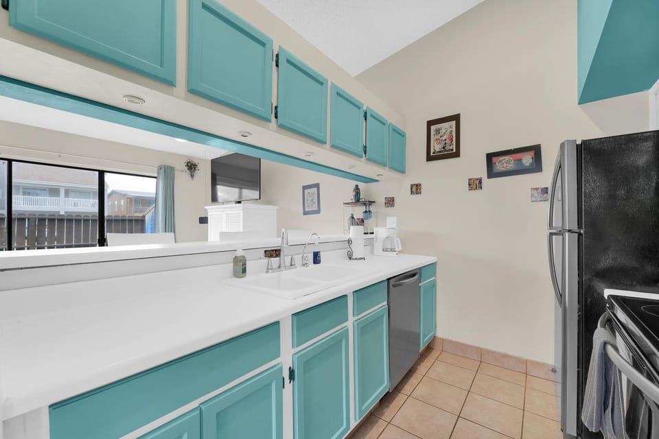Relaxing and Spacious 2 bed 2 ba Short Walk to Beach B House in South Padre Island