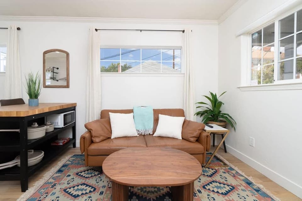 Modern 1-BR Apartment Close to Downtown Vibes House in Reno