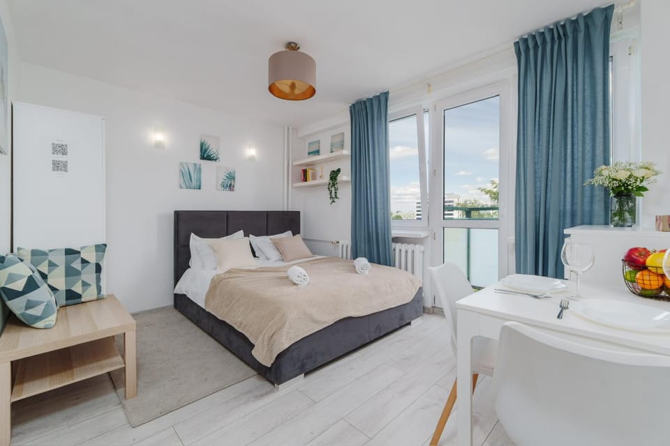 Bed, Day, Photo of the whole room, Dining area, Bedroom, heating, internet, towels