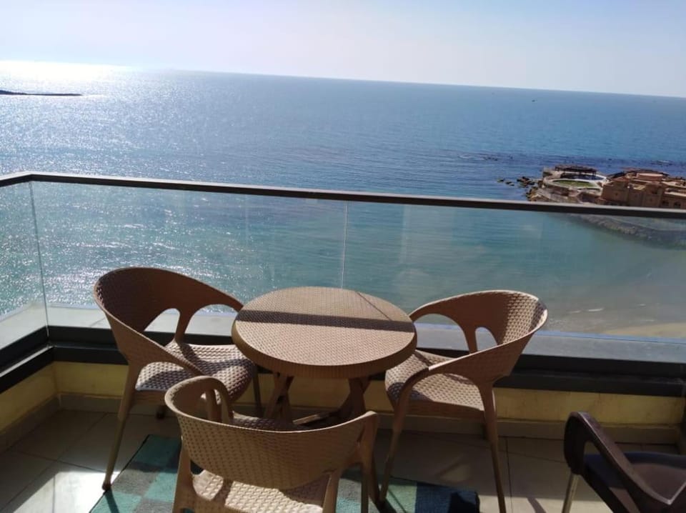 Sunset Balcony Haven Apartment in Alexandria