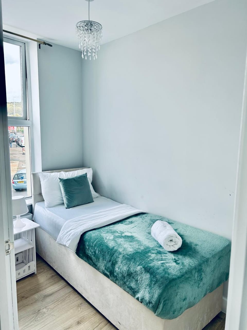 Bed, Photo of the whole room, Bedroom, towels