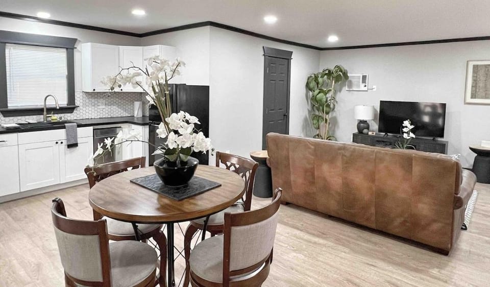 Decatur's Charming Bungalow Oasis House in Decatur