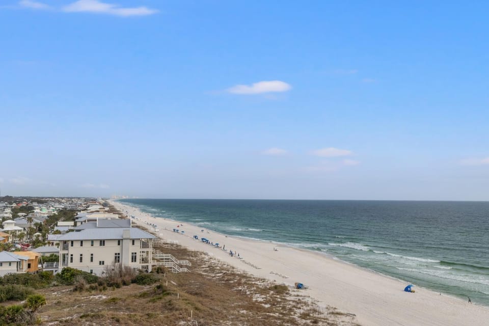 Pinnacle Port A-701 House in Sunnyside
