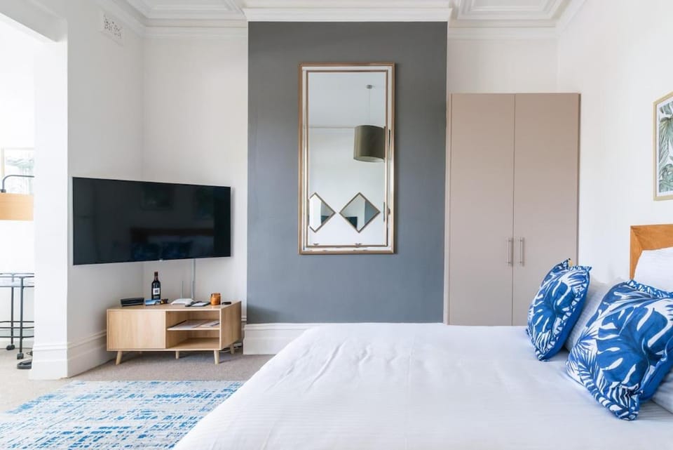 Communal lounge/ TV room, TV and multimedia, Evening entertainment, Bedroom